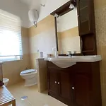 Проживание в семье Luxury Levante *
