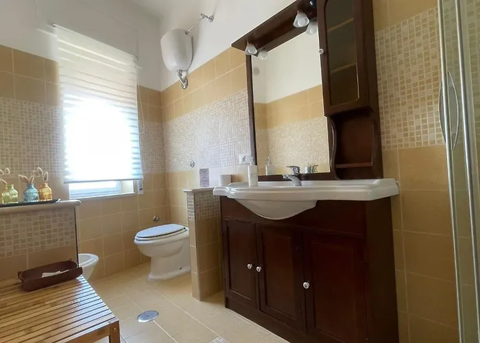 בית אירוח Luxury Levante *